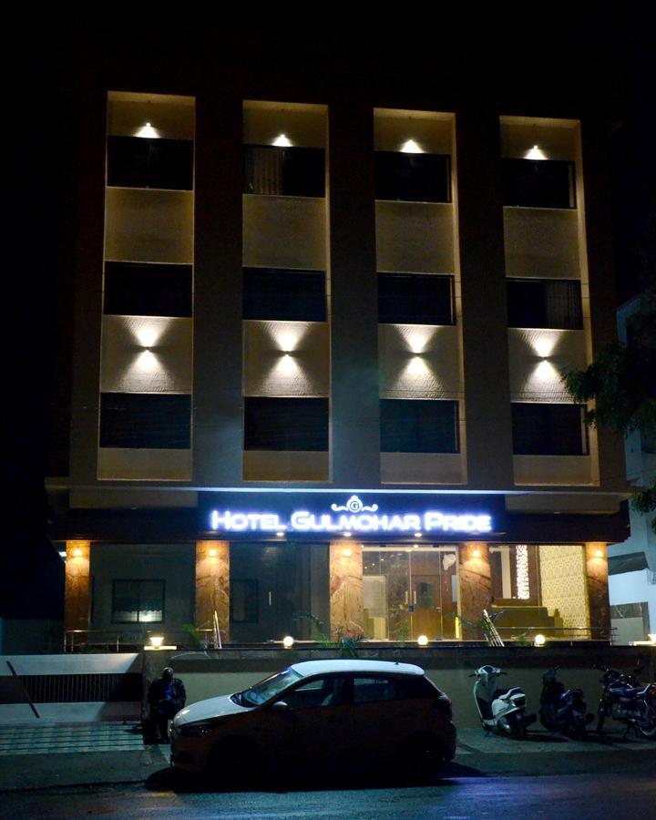 Hotel Gulmohar Pride Ahmednagar Exterior photo